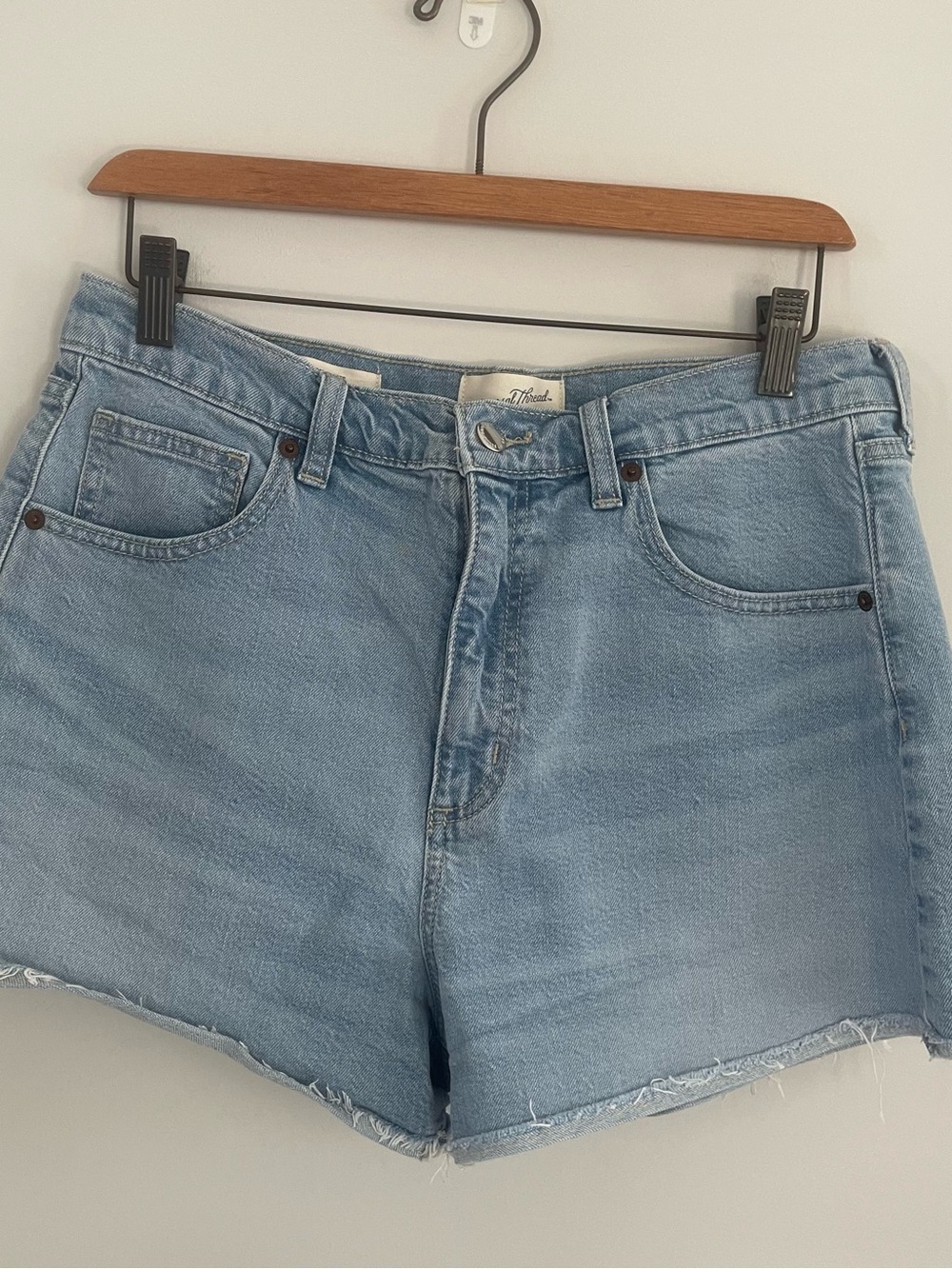 Universal Threads Light Blue Denim High-Waist Women’s Shorts size 10